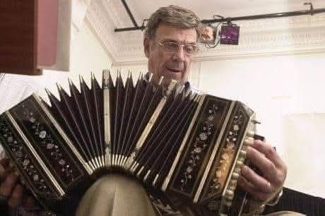 Leopoldo Federico

(12-1-1927 / 28-12-2014)

Bandoneonista y director de orquesta.
