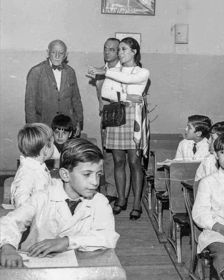 Astor Piazzolla · Amelita Baltar — Astor Piazzolla y Amelita Baltar visitando a Quinquela Martín en la escuela que éste donara en la calle Pedro de Mendoza de la boca. Foto año 1970.

@Amelitabal