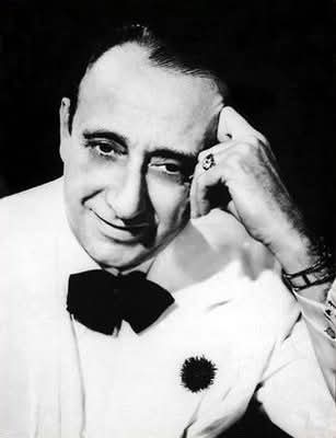 14 de Enero de 1976
Fallece Juan D’Arienzo.

Juan D'Arienzo nace en Buenos Aires, el 14 de diciembre de 1900 y muere en Buenos Aires, el 14 de enero de 1976, fue un músico y director de orquesta argentino de tango, conocido como “El rey del compás”.
 y 1963.