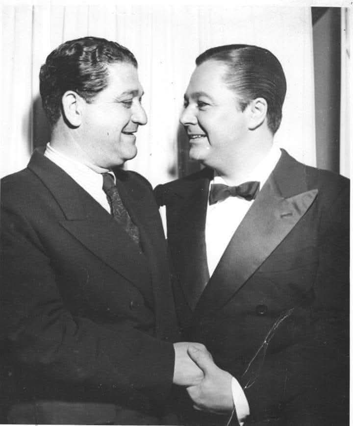 Pichuco y su primer cantor: Francisco Fiorentino, "Fiore". La Orquesta debutó el 1° de Julio de 1937 en Maipú 365, Dancing Marabú. Troilo tenía 23 años, la juventud le brotaba por los poros. Una foto memorable.