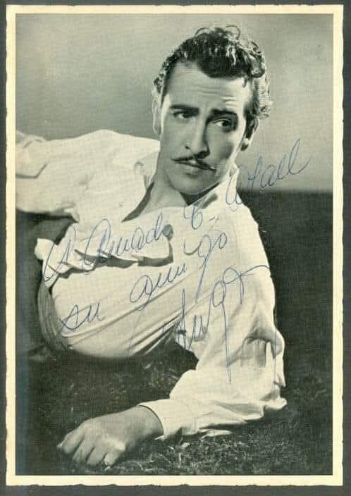 Hugo Del Carril — HUGO DEL CARRIL 
en "La piel de zapa" (Luis Bayón Herrera, 1943)