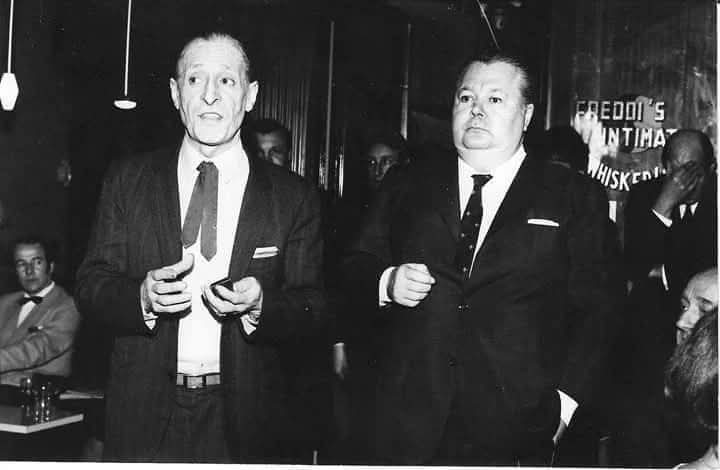 Julián Cenyeta y Aníbal Troilo.
Tango en estado puro.
Cualquier música de Buenos Aires que no sea ésta es una mera estafa.
La música porteña es el tango. 
Y punto.