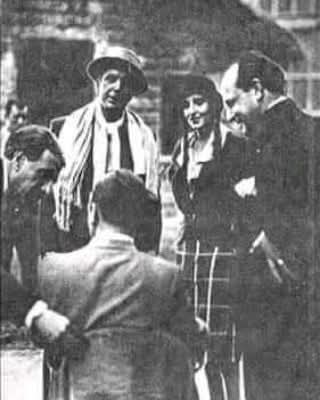 El Gardel gordito es el que más me gusta. Hablo del período 1930/1933, cuando estuvo robusto. Me gustan sus labios, su boca, su sonrisa, su cuerpo, su voz, su modo de hablar.
CLARA KOSER