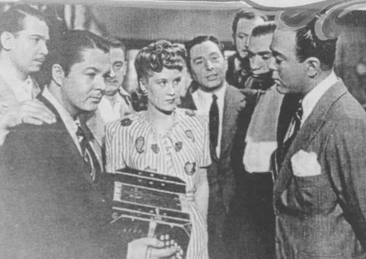 Aníbal Troilo · Alberto Castillo — ANIBAL TROILO, LILIAN VALMAR y ALBERTO CASTILLO
en "El tango vuelve a París" (Manuel Romero, 1948)