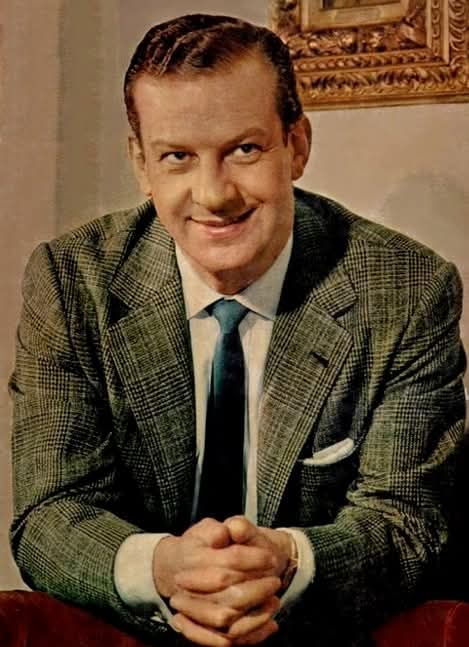 13 de Abril de 2016
Fallece Mariano Mores.

Mariano Alberto Martínez nace en Buenos Aires el 18 de febrero de 1918 y muere en Buenos Aires el 13 de abril de 2016, más conocido como Mariano Mores, fue un músico argentino, pianista, compositor y director de orquesta de tango.