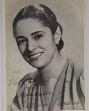 Mercedes Simone