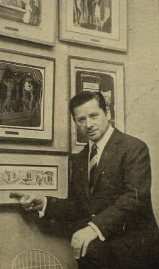 Ben Molar, nombre artístico de Moisés Smolarchik Brenner ,nace en Buenos Aires, 3 de octubre de 1915 ,muere el 25 de abril de 2015,​ fue un autor, compositor, productor musical, promotor artístico argentino y creador del Día Nacional del Tango.