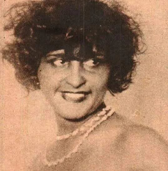 Tita Merello — TITA MERELLO en Las modernas Scherezadas (Teatro Maipo, 1923) con 19 años